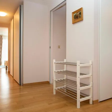 L'esplanade A1-4 By Interhome * מונטרה